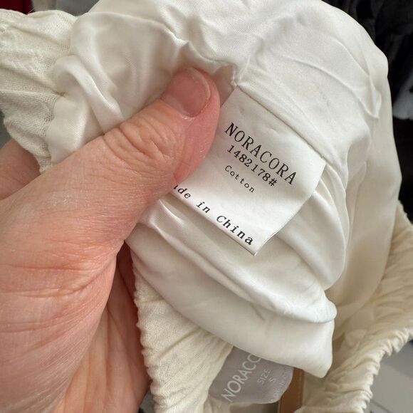 Noracora Women’s Small Cream Button Pants Ankle Minimalist Capsule New - Picture 6 of 6